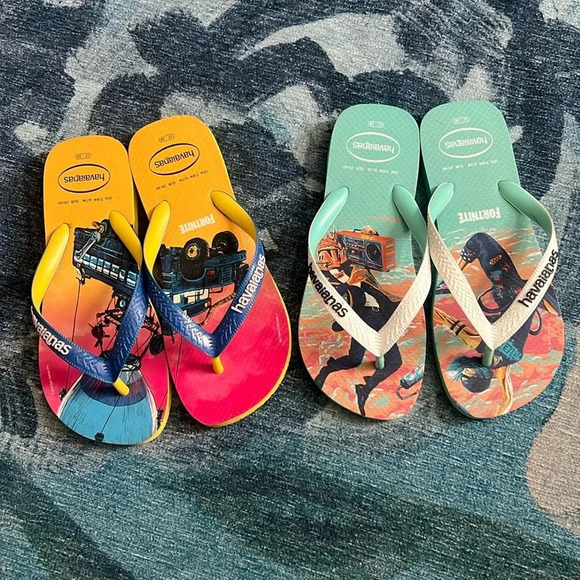 Havaianas 2 pair of Fortnite edition flip-flops.  7-8/6-7m/39-40 NWOT - Picture 1 of 10